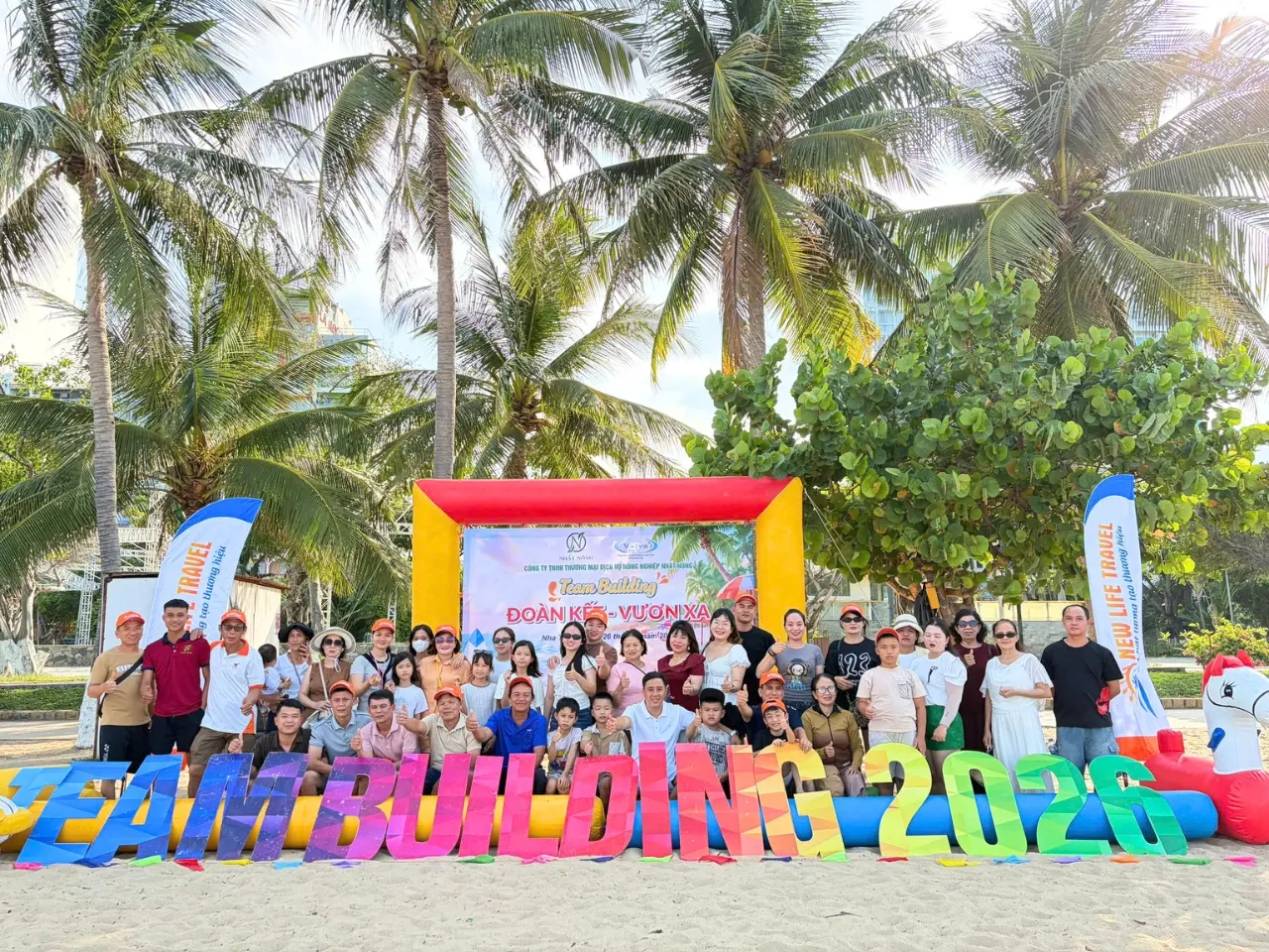 Hoạt động team building bãi biển sôi động của tập thể Công ty Nhất Nông tại Nha Trang