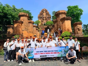 doan-cty-chinh-hieu du-lich-nha-trang-3n2d-check-in-Thap-ba-ponagar