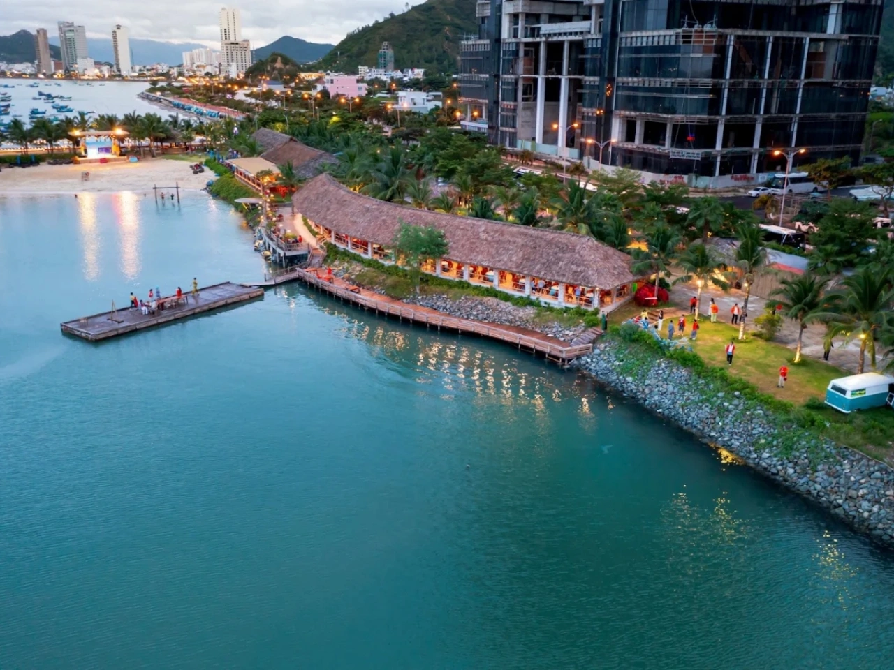nha-hang-hai-san-lang-tom
