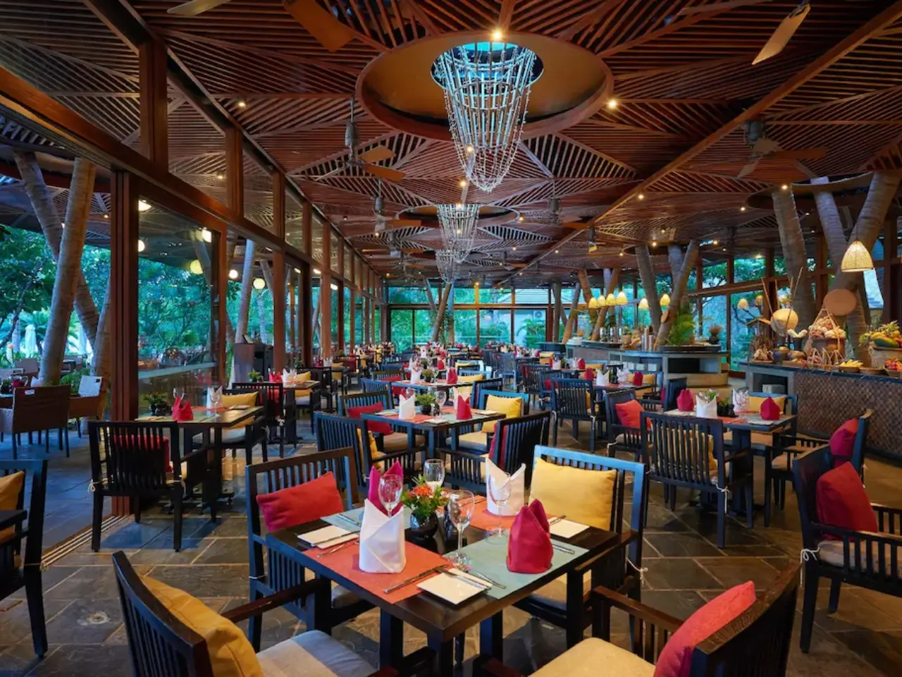 Trải nghiệm không gian và tiện ích nhà hàng đạt chuẩn quốc tế của resort Amiana