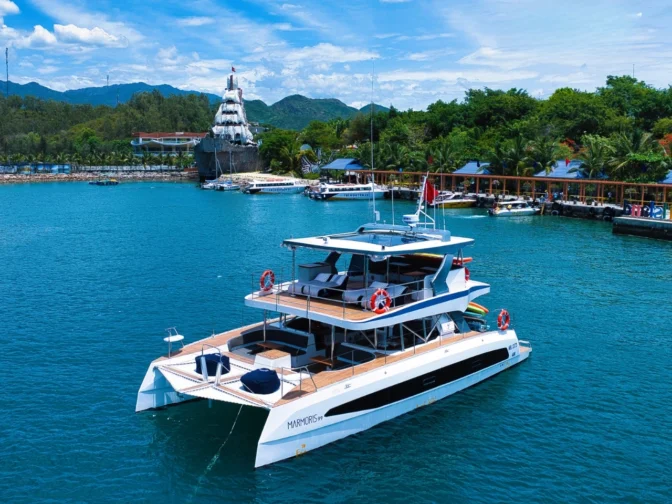 tour-du-thuyen-hoang-hon-marmoris-yachting-nha-trang