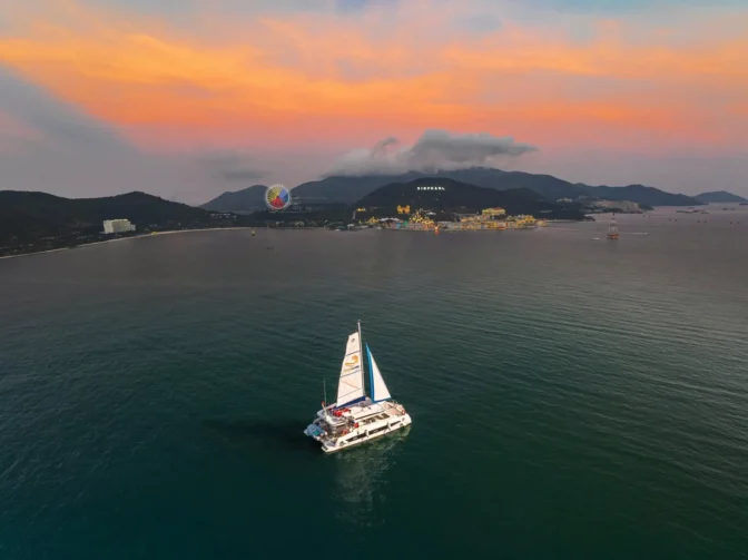 tour-du-thuyen-nemo-yacht-hoang-hon-vinh-nha-trang-1