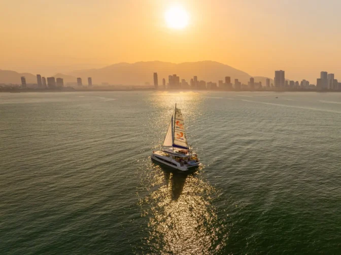tour-du-thuyen-nemo-yacht-hoang-hon-vinh-nha-trang