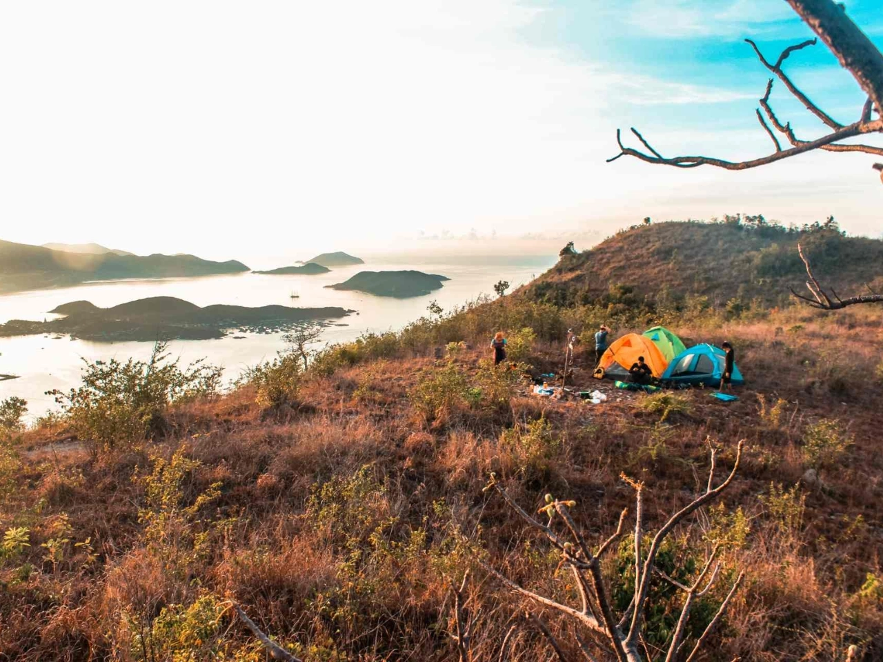Trekking ngắm bình minh và cắm trại ở Hòn Rớ Nha Trang Trekking ngắm bình minh và cắm trại ở Hòn Rớ Nha Trang
