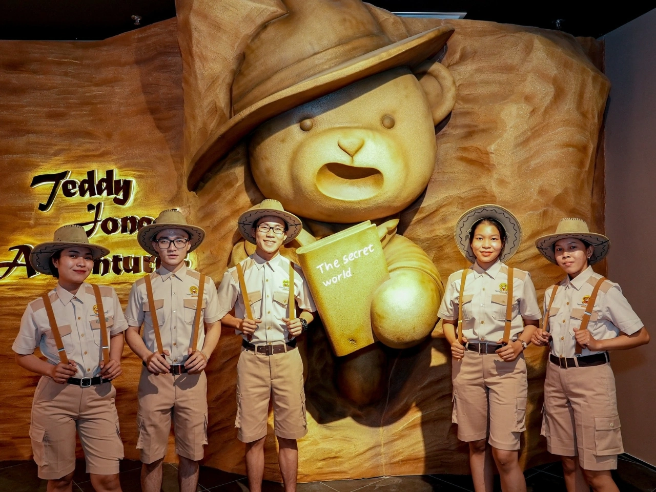 Không gian kể hành trình Teddy Jones tại Bảo tàng Gấu Phú Quốc