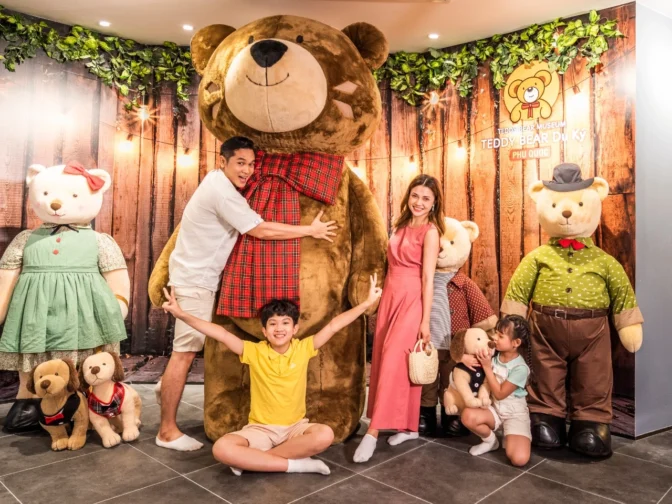 Gia-dinh-cung-nhau-check-in-bao-tang-gau-teddy-bear-phu-quoc