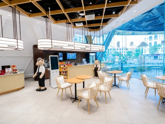 Quan-cafe-be-trong-bao-tang-gau