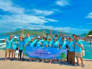 tap-the-Minh-Duc-Corp-luu-lai-ky-niem-trong-tour-dao-nha-trang