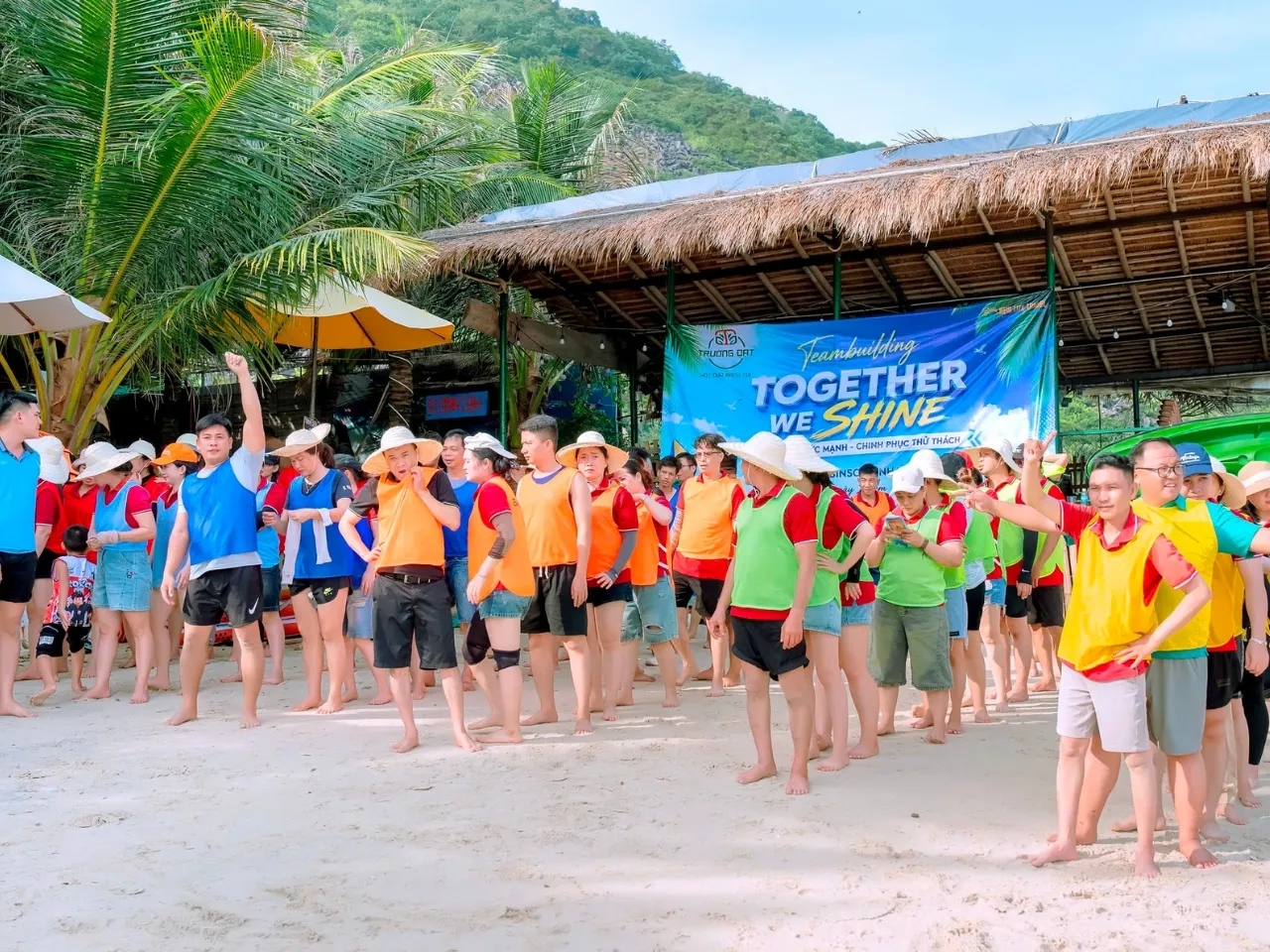 teambuilding-cty-truong-Dat-Tay-Nguyen-tham-quan-dao-robinson-3n2d