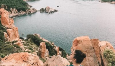 Vịnh Vĩnh Hy non nước hữu tình với làn nước xanh ngọc bích